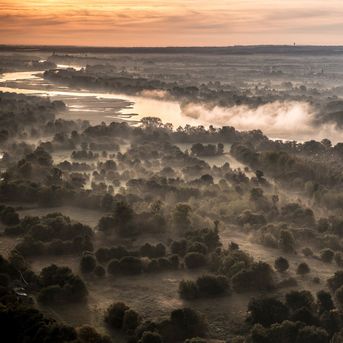 La Loire où le ciel joue
